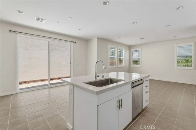 15982 Parkhouse 2, Fontana, CA 92336