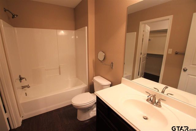 19401 King Ranch Dr., Flint, TX 75762