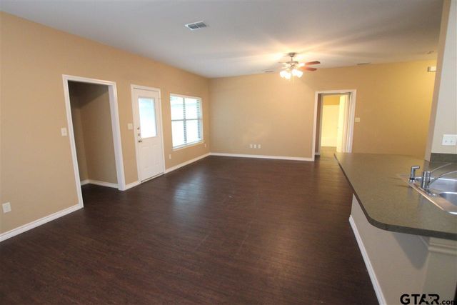 19401 King Ranch Dr., Flint, TX 75762