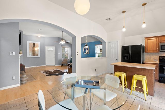 1900 Melissa Oaks LN, Austin, TX 78744