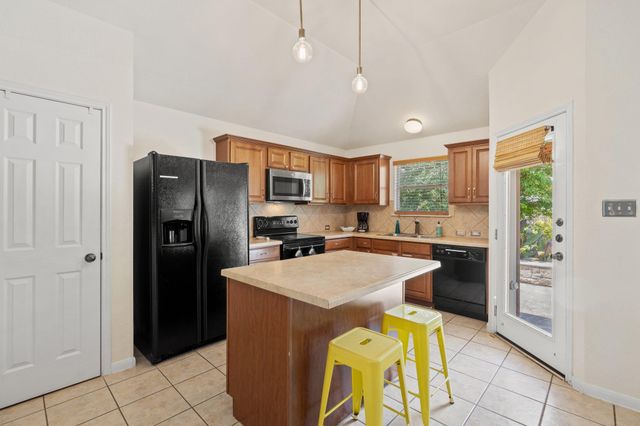 1900 Melissa Oaks LN, Austin, TX 78744