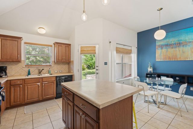 1900 Melissa Oaks LN, Austin, TX 78744