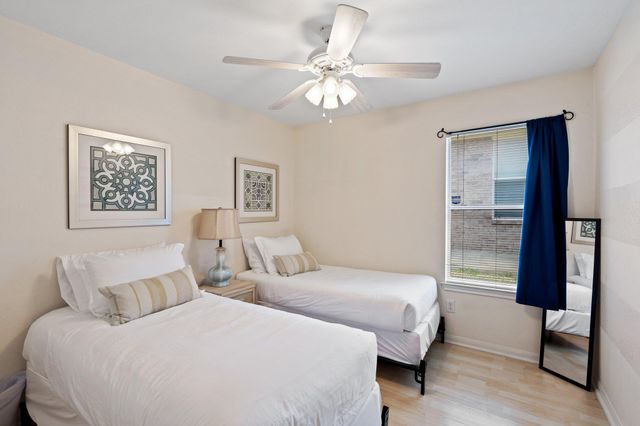 1900 Melissa Oaks LN, Austin, TX 78744