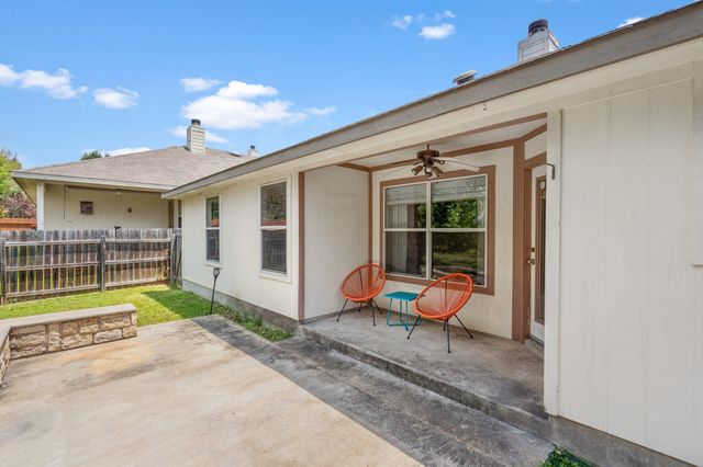 1900 Melissa Oaks LN, Austin, TX 78744