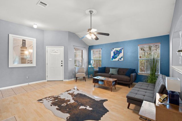 1900 Melissa Oaks LN, Austin, TX 78744