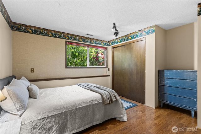 17631 69th Place W, Edmonds, WA 98026
