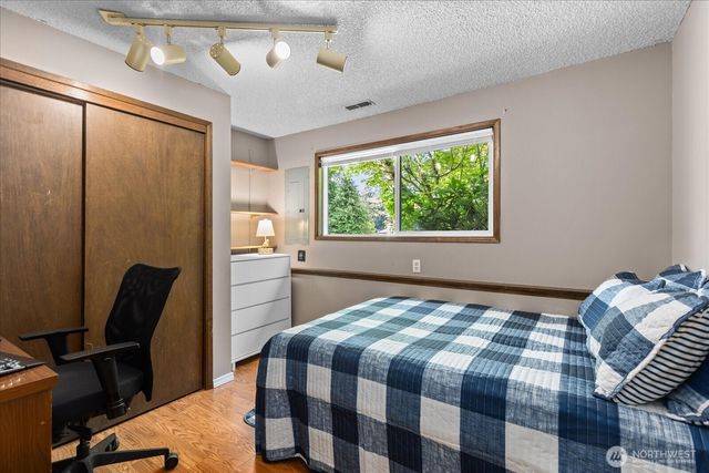 17631 69th Place W, Edmonds, WA 98026
