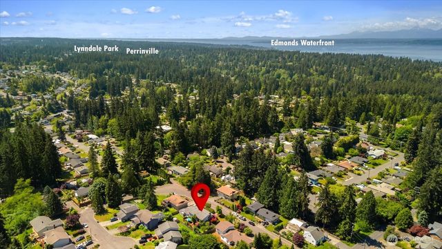 17631 69th Place W, Edmonds, WA 98026