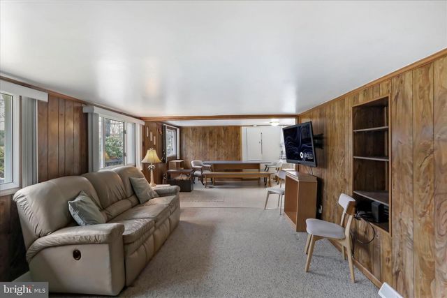 222 SKIPPERS POINT RD, Oakland, MD 21550