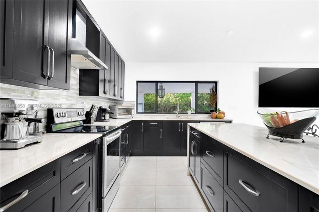 10224 SW 131st Ct, Miami, FL 33186