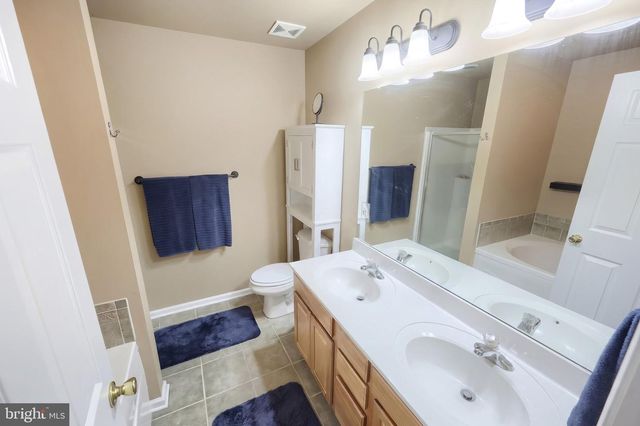 243 MAPLE DR, Hanover, PA 17331