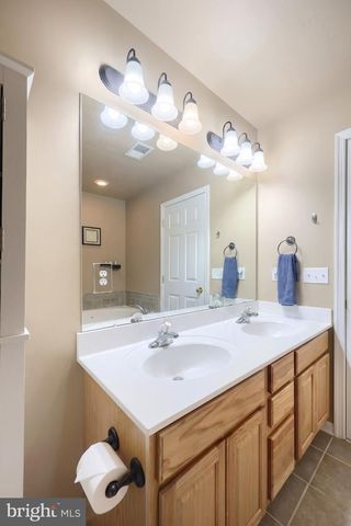 243 MAPLE DR, Hanover, PA 17331