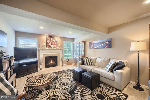 243 MAPLE DR, Hanover, PA 17331