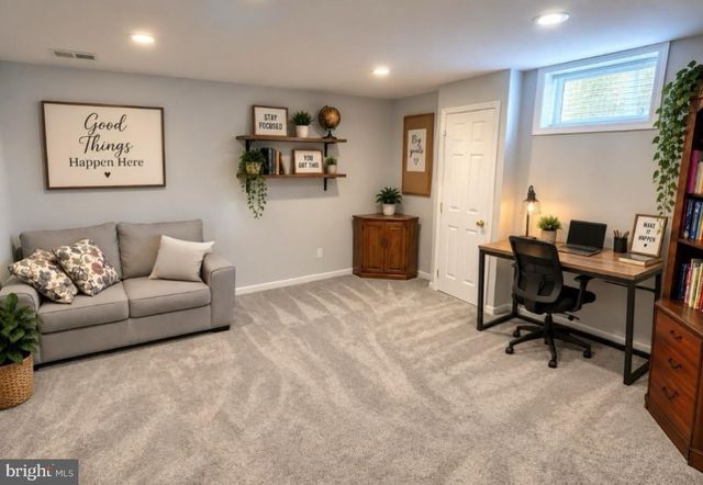 243 MAPLE DR, Hanover, PA 17331