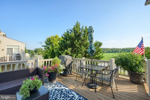 243 MAPLE DR, Hanover, PA 17331