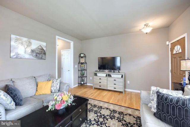 243 MAPLE DR, Hanover, PA 17331