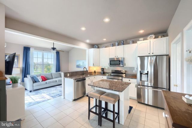 243 MAPLE DR, Hanover, PA 17331