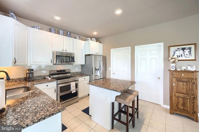243 MAPLE DR, Hanover, PA 17331