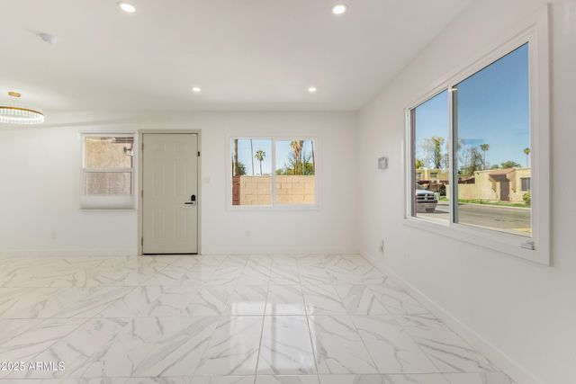 6756 W DEVONSHIRE Avenue, Phoenix, AZ 85033