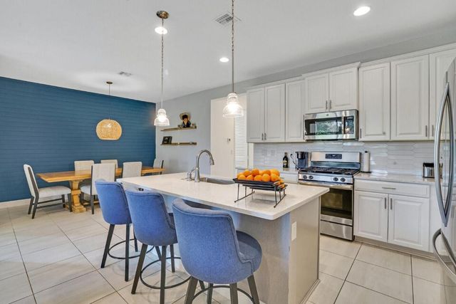 19750 Split Rail Run, Loxahatchee, FL 33470