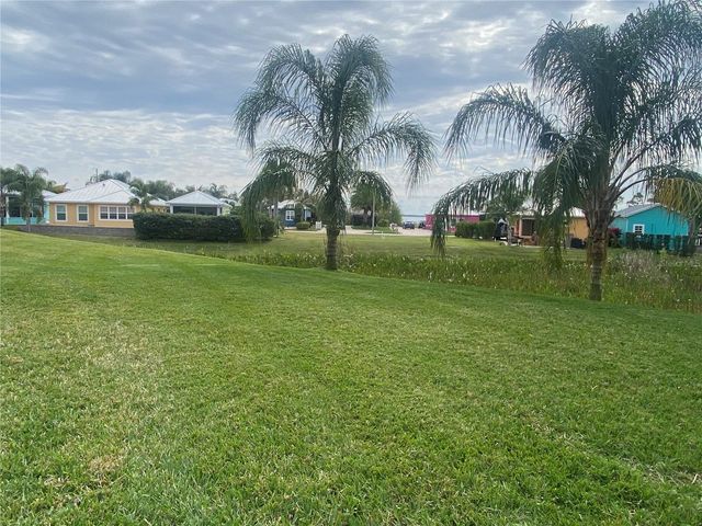 3254 RED TAIL HAWK DRIVE, Polk City, FL 33868