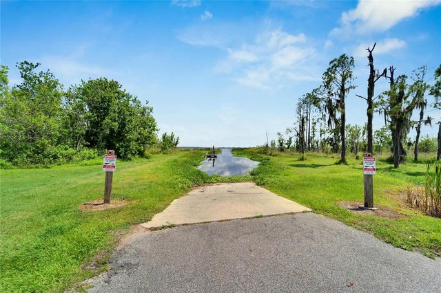 3254 RED TAIL HAWK DRIVE, Polk City, FL 33868