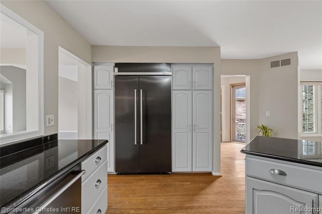 18314 Blue Heron Drive 103, Northville, MI 48168