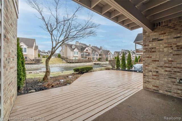 18314 Blue Heron Drive 103, Northville, MI 48168