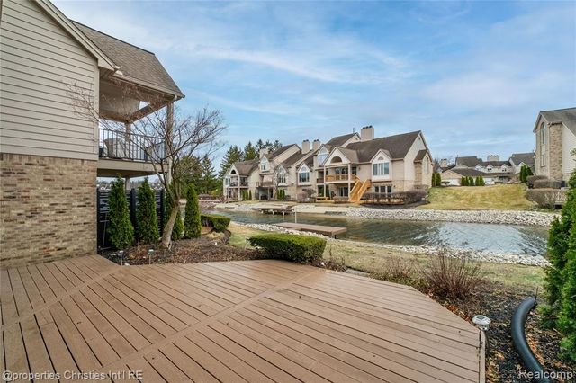 18314 Blue Heron Drive 103, Northville, MI 48168