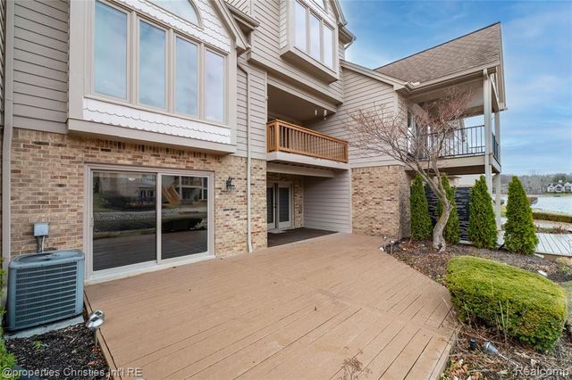 18314 Blue Heron Drive 103, Northville, MI 48168