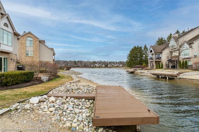 18314 Blue Heron Drive 103, Northville, MI 48168