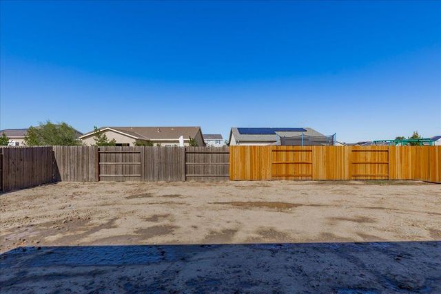 410 Kittyhawk Dr, Colusa, CA 95932