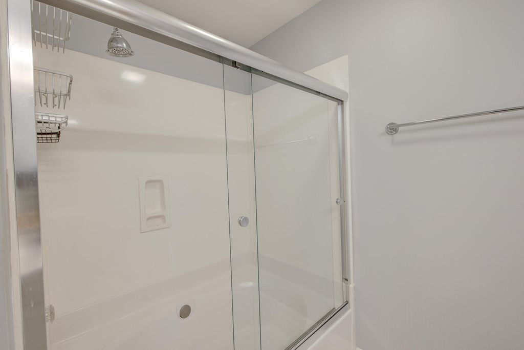 Image 19 of property listing at 1614 Camfield Lane, Mount Pleasant, SC 29466