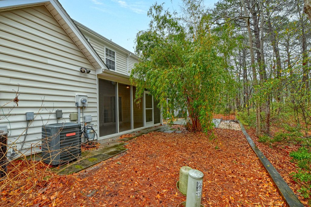 Image 32 of property listing at 1614 Camfield Lane, Mount Pleasant, SC 29466