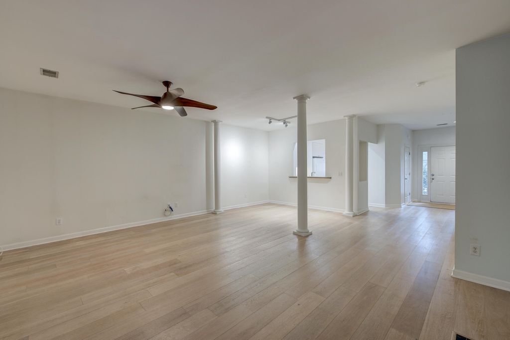 Image 36 of property listing at 1614 Camfield Lane, Mount Pleasant, SC 29466