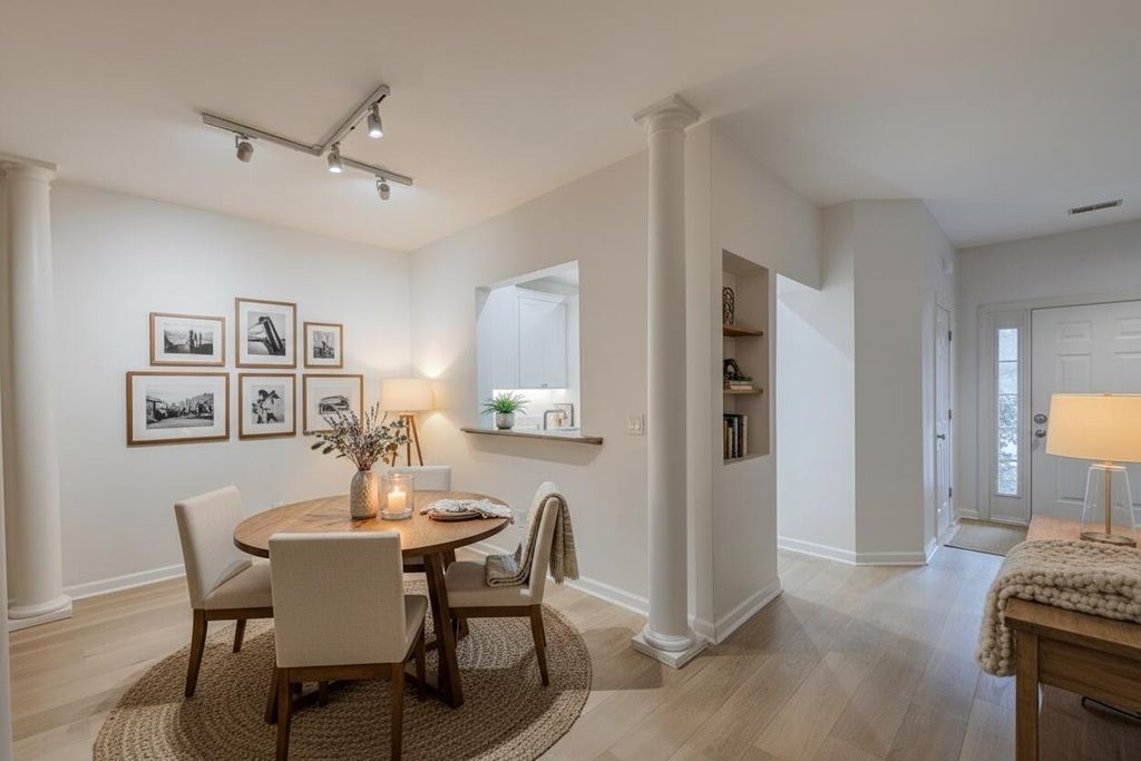 Image 5 of property listing at 1614 Camfield Lane, Mount Pleasant, SC 29466