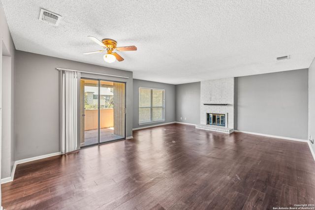 11843 Braesview Apt 1016, San Antonio, TX 78213