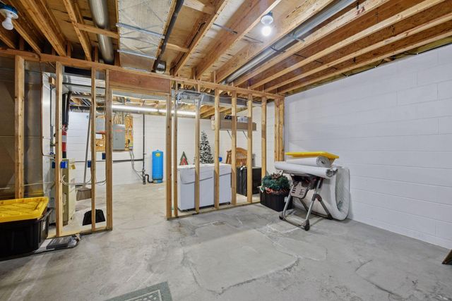 16355 320th Street, New Prague, MN 56071