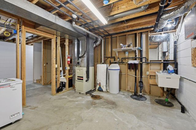 16355 320th Street, New Prague, MN 56071