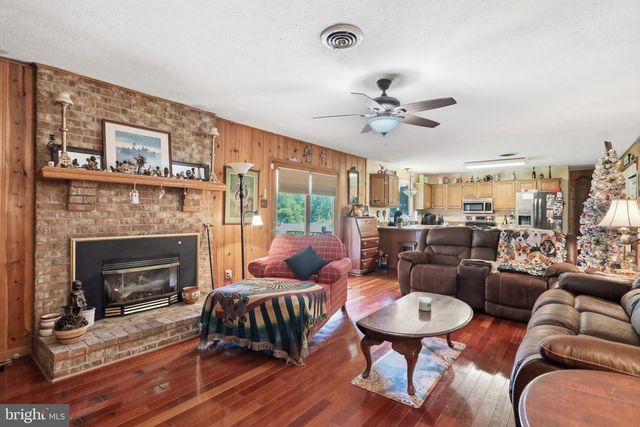 414 DEVILS BACKBONE OLOOK, Stephenson, VA 22656