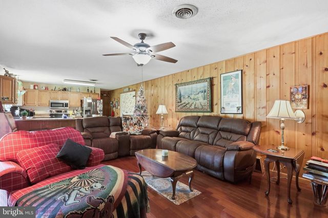 414 DEVILS BACKBONE OLOOK, Stephenson, VA 22656