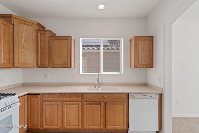 468 W Calle Media Luz, Sahuarita, AZ 85629