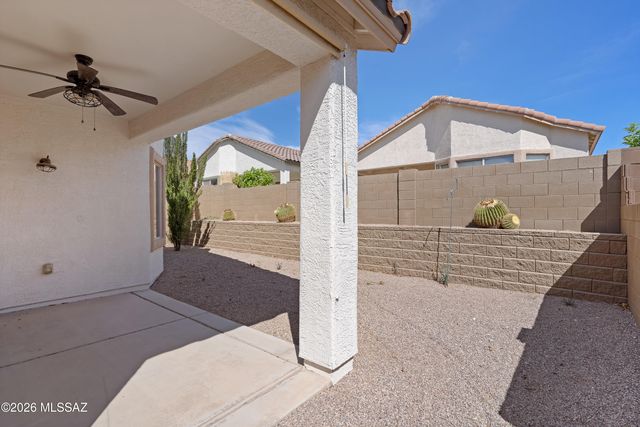 468 W Calle Media Luz, Sahuarita, AZ 85629