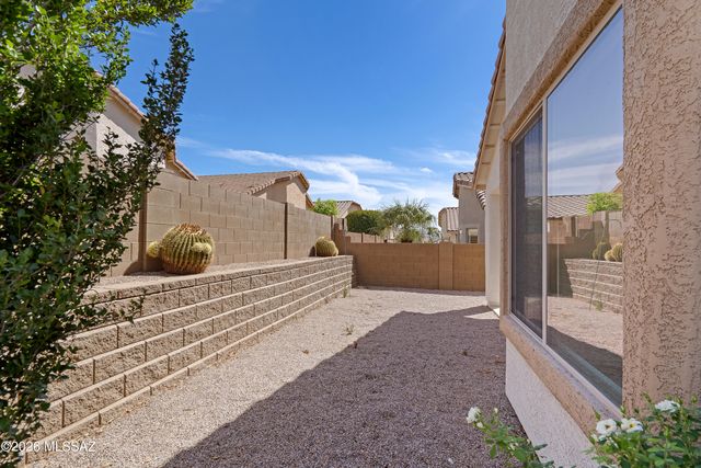 468 W Calle Media Luz, Sahuarita, AZ 85629