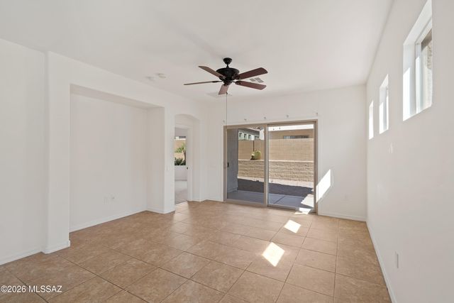 468 W Calle Media Luz, Sahuarita, AZ 85629