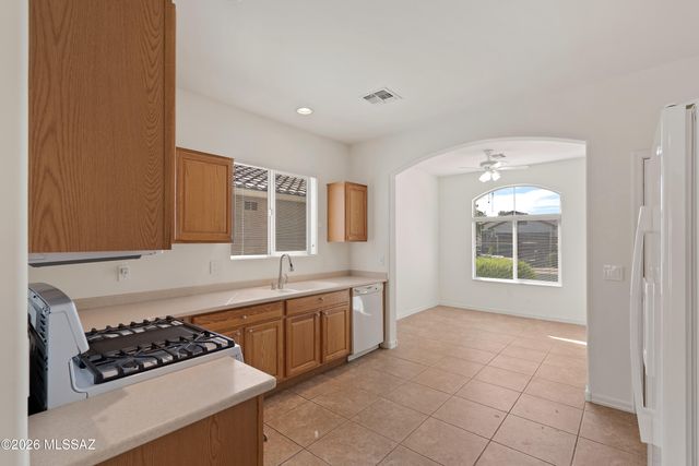 468 W Calle Media Luz, Sahuarita, AZ 85629