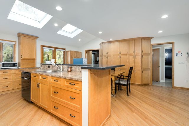 16940 Jeanette Street, Southfield, MI 48075