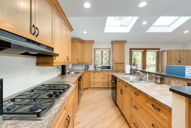 16940 Jeanette Street, Southfield, MI 48075