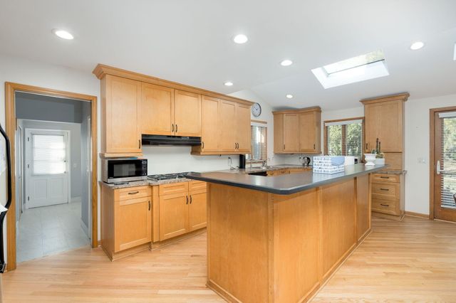 16940 Jeanette Street, Southfield, MI 48075