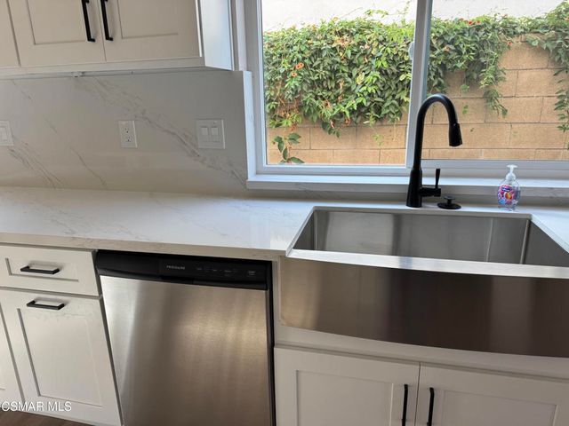 12475 Sunnyglen Drive, Moorpark, CA 93021